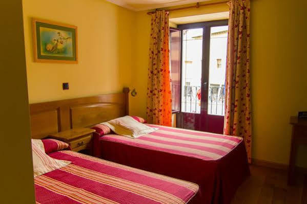 Hotel Jacobeo Belorado Exteriér fotografie